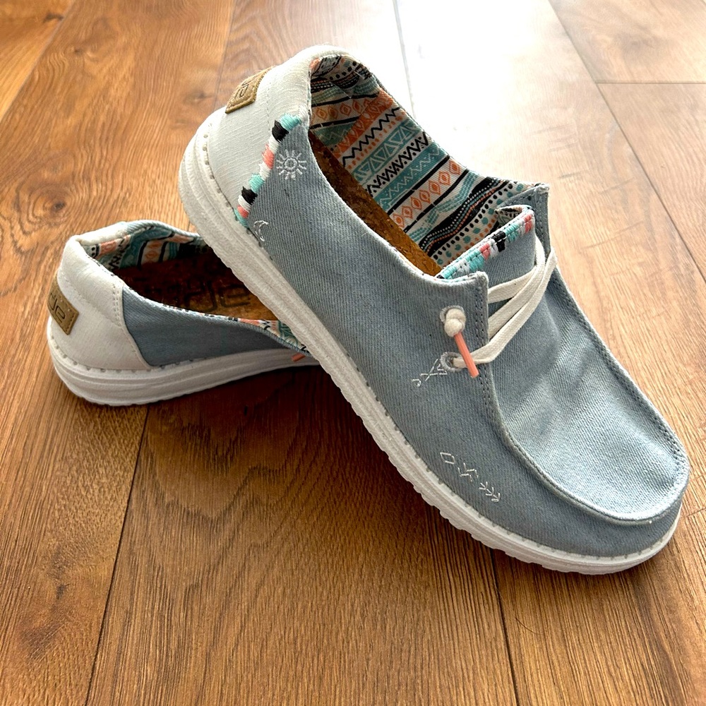 Hey Dude Women’s Size 8 - Blue and White